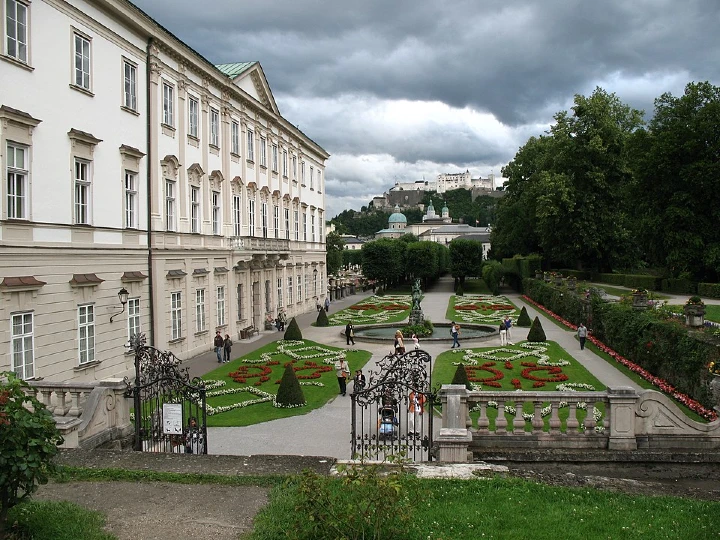 สวนของ Mirabell Palace เมือง Salzburg 