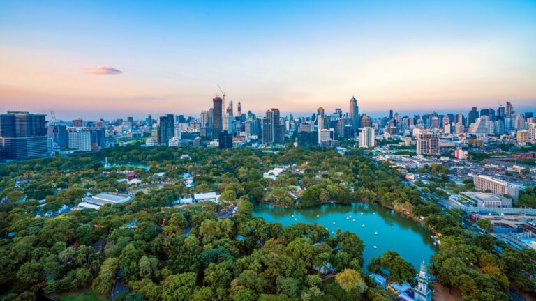 9 Best Hotels in Silom for Tourists | Worth the Price